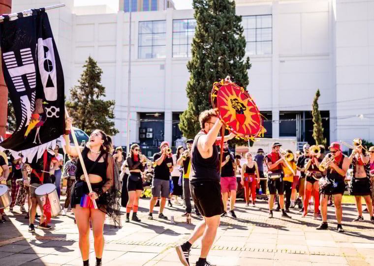 Trazendo fanfarras de todo o Brasil e do Uruguai, a tradicional festa acontece até o dia 3 de maio; Confira programação
