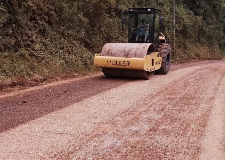 Rodovia ERS-437, na Serra Gaúcha, tem 16 quilômetros sem asfalto
