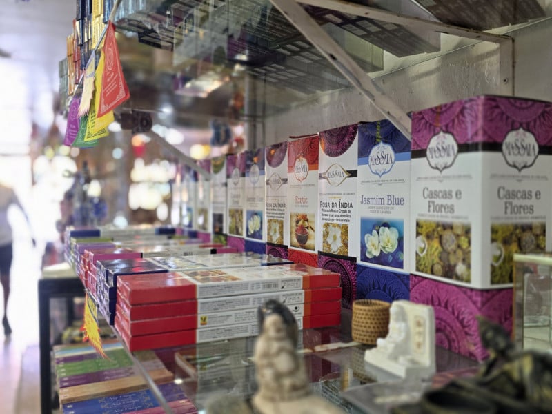 Os incensos s&atilde;o os itens mais procurados pela clientela<br />Foto: Isadora Jacoby/Especial/JC