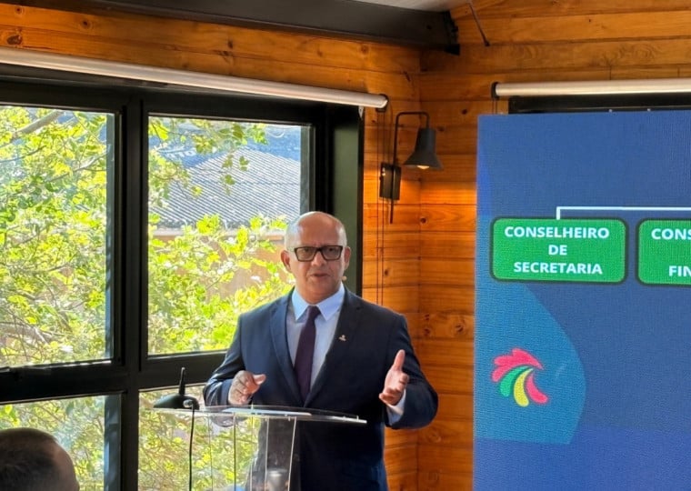 Presidência executiva permanece sob a liderança de José Eduardo dos Santos