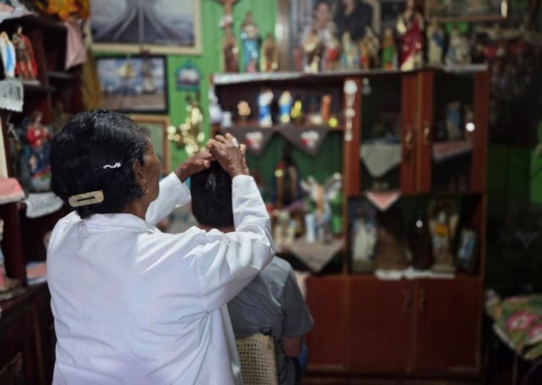 Benzeira Alzira Leite é personalidade central em São Miguel das Missões e é visitada por pessoas de diversos países