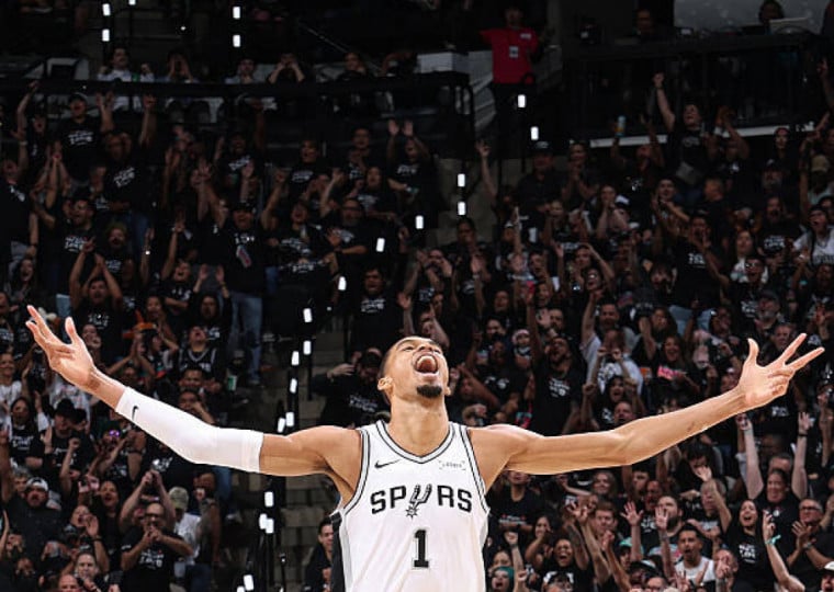 Wembanyama liderou a equipe na vitória por 114 a 95