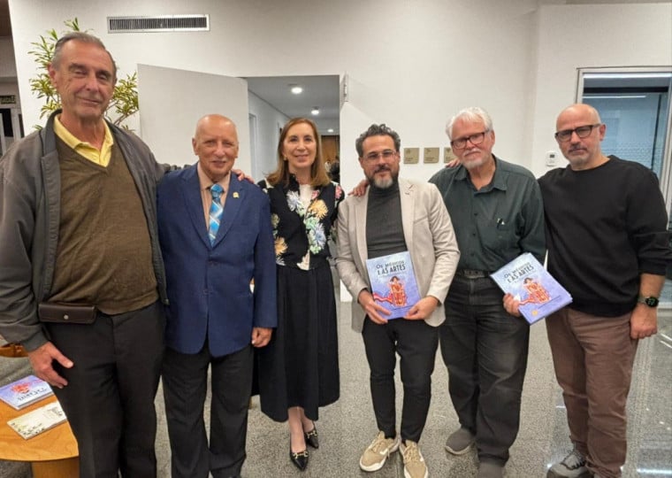Obra "Os médicos e as Artes no Rio Grande do Sul" foi lançada na noite de terça-feira (28), em Porto Alegre