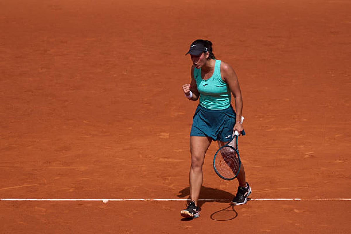 Bia Haddad arranca vitória de virada e avança às quartas de final na Espanha