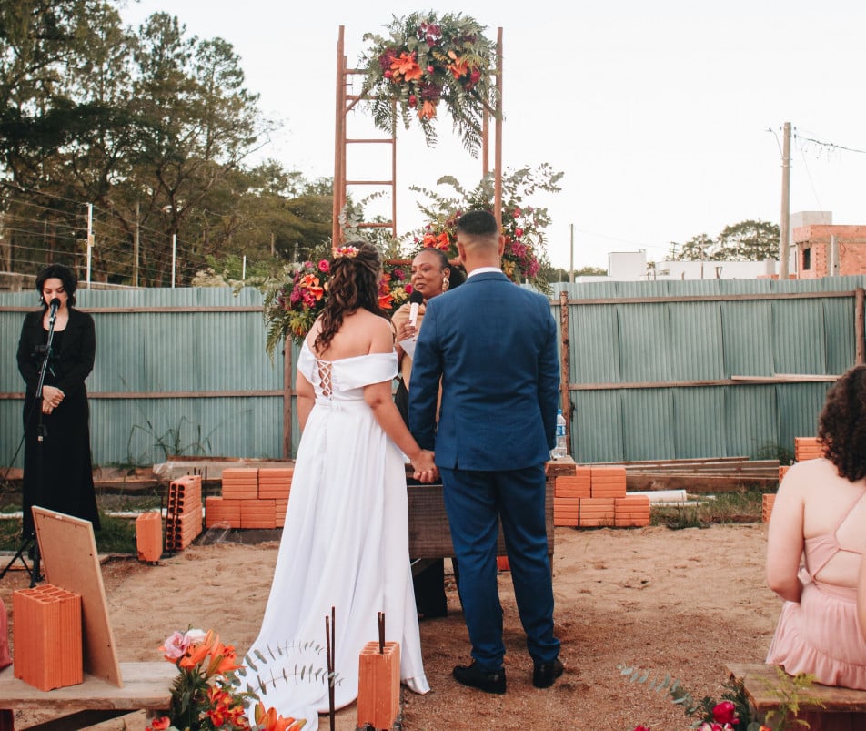 Cerca de 30 pessoas acompanharam a troca de alianças | Nathlia Goncalves/Divulgação/JC