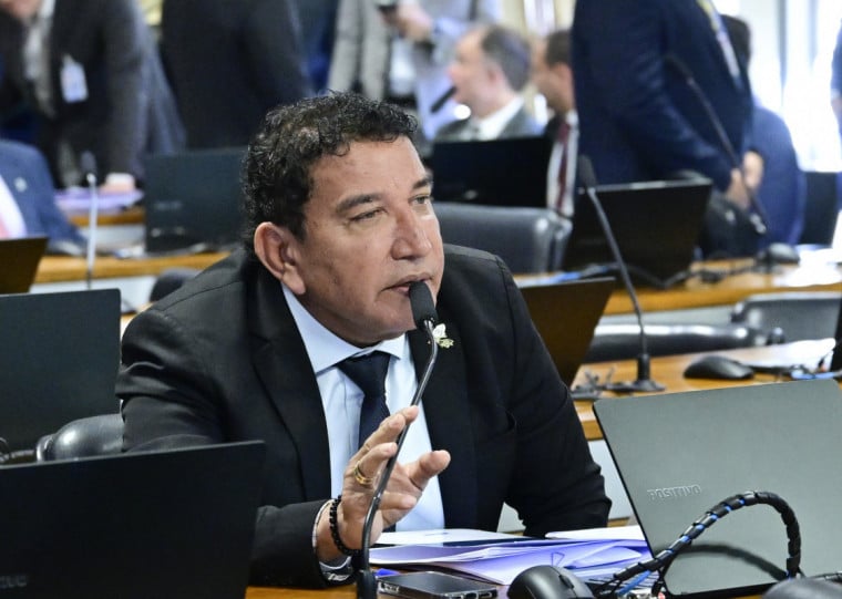 Senador sofreu um mal súbito na quinta-feira (30)