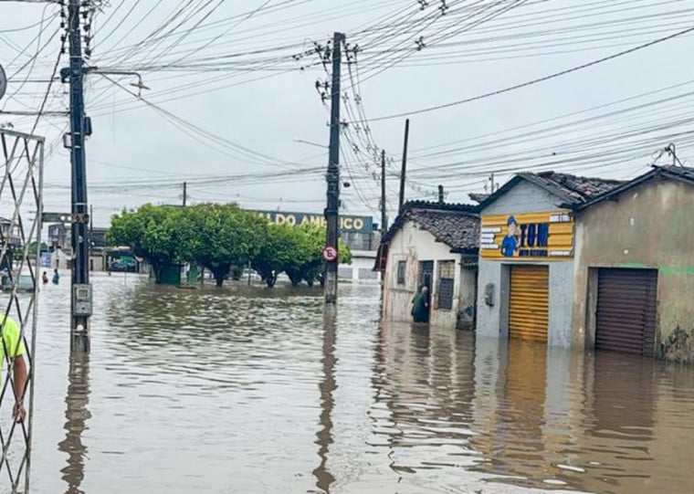 Cerca de 10,7 mil pessoas estão desabrigadas ou desalojadas