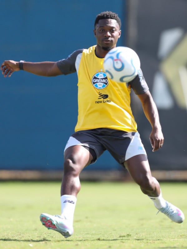 Grêmio encara o Deportivo Riestra na Argentina com retornos no ataque