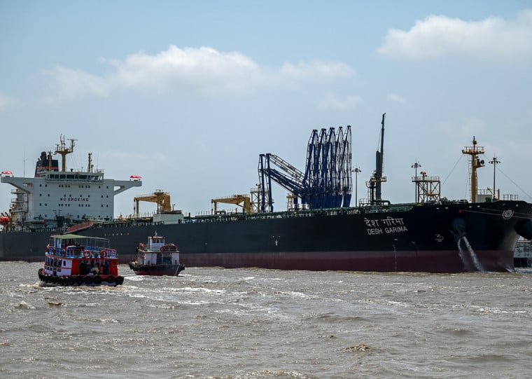 Autoridade iraniana também orientou navios comerciais e petroleiros a não cruzarem o estreito sem comunicação prévia
