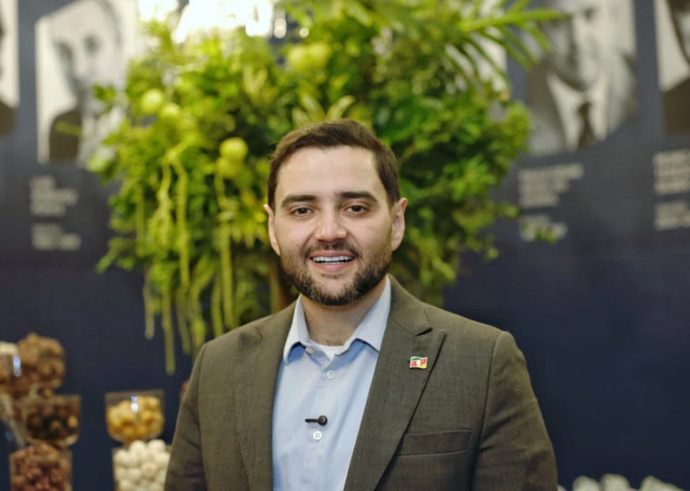 Vice-governador do RS, Gabriel Souza participou da posse da nova direção do Sinduscon-RS nesta segunda-feira