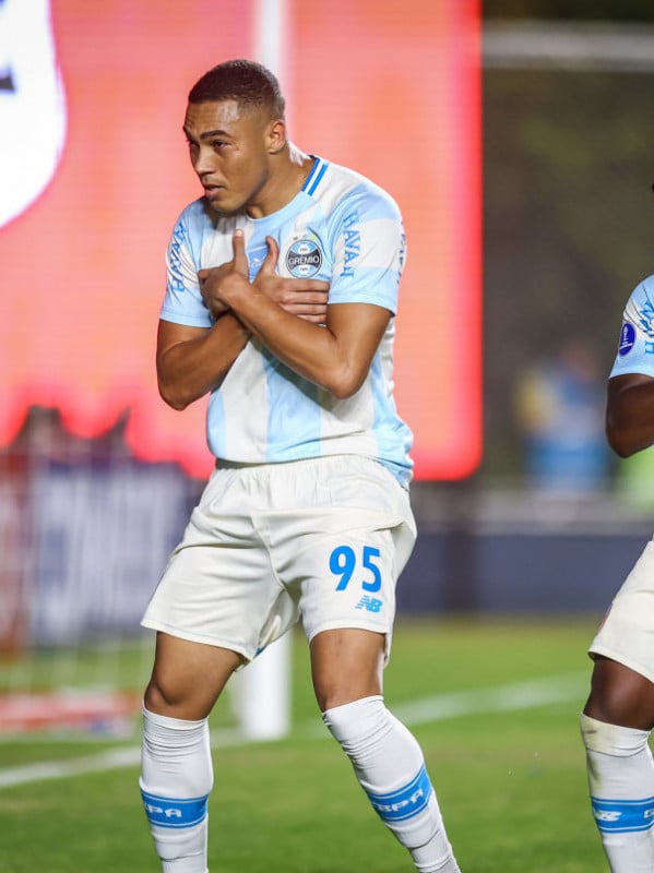 Grêmio supera o Riestra em Buenos Aires e vence primeira fora de casa em três meses