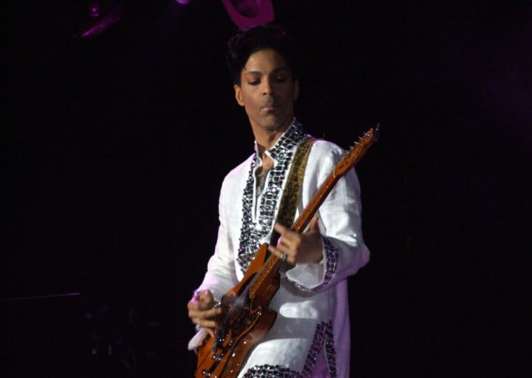 Prince ocupa o primeiro lugar da lista, com o solo de 'Purple Rain'