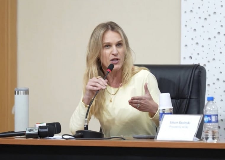 Renata Weisheimer Rohde respondeu aos questionamentos feitos pelos vereadores