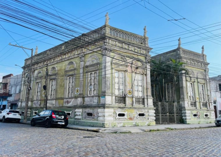 Local está fechado desde 2011 por conta de problemas estruturais; empresa será contratada para trabalhar no projeto de reforma