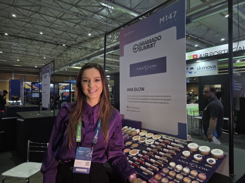Ana Paula Roos est&aacute; &agrave; frente da Ana Glow, marca de cosm&eacute;ticos <br />Foto: J&Uacute;LIA FERNANDES/ESPECIAL/JC