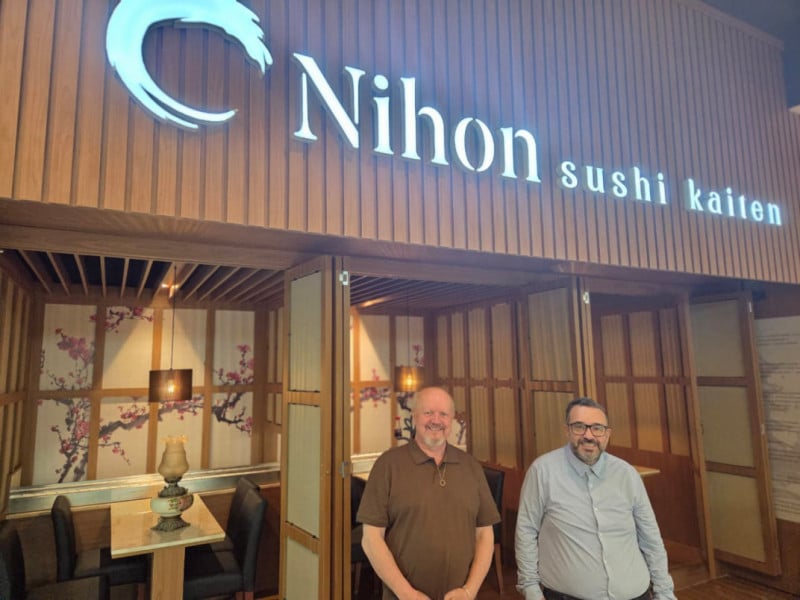 Paulo Moraes e Alfredo Pinto s&atilde;o s&oacute;cios da nova opera&ccedil;&atilde;o do Nihon no Bourbon Country<br />Foto: J&Uacute;LIA FERNANDES/ESPECIAL/JC