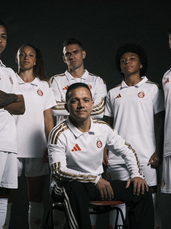 Inter lança uniforme 2 em referência aos 20 anos da conquista do Mundial