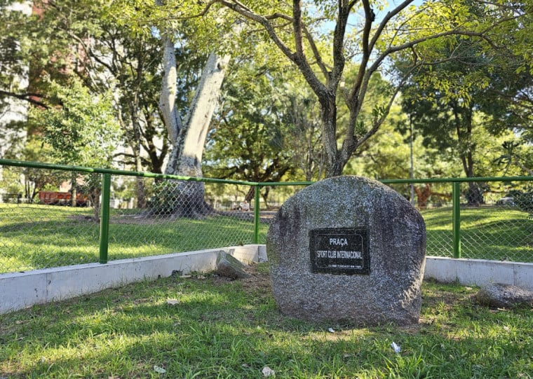 Praça Sport Club Internacional fica no bairro Azenha