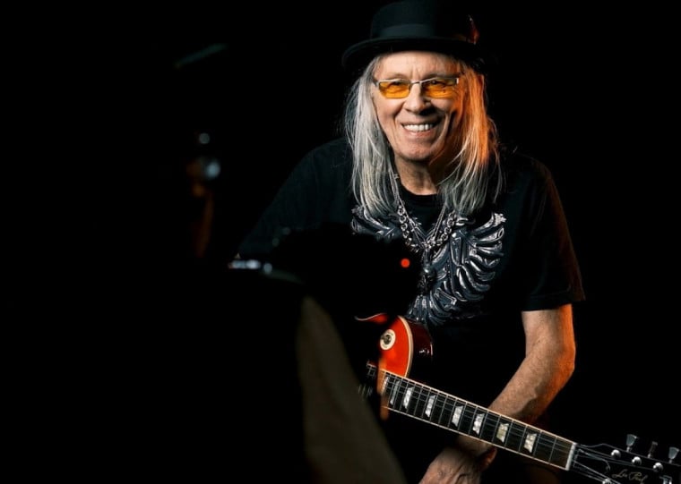 Morre Luiz Carlini, guitarrista parceiro de Rita Lee, aos 73 anos