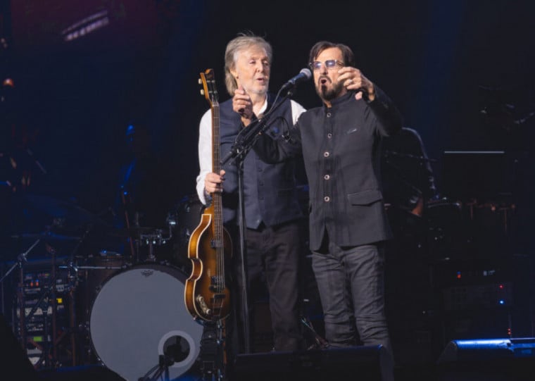 Ex-beatles cantam juntos em 'Home to Us', faixa do novo disco de McCartney, 'The Boys of Dungeon Lane'