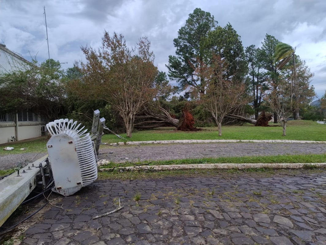 Prefeitura informa que ainda h&aacute; bairros sem energia el&eacute;trica por conta dos estragos do temporal | Anderson Alves/Divulga&ccedil;&atilde;o/JC