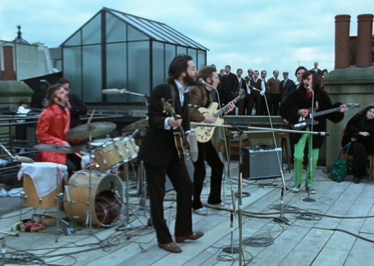Apresenta&ccedil;&atilde;o no teto da Apple Corps, em 30 de janeiro de 1969, tornou-se momento ic&ocirc;nico da hist&oacute;ria do rock