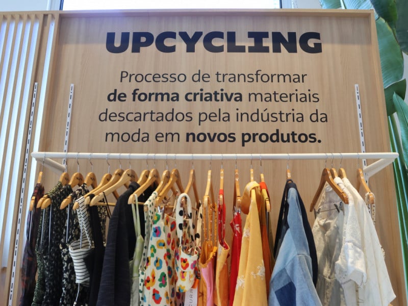 Com vasta gama de marcas, a loja de Porto Alegre conta com pe&ccedil;as que v&atilde;o desde biqu&iacute;nis e blus&otilde;es de l&atilde; at&eacute; blazers, cal&ccedil;as e vestidos<br />Foto: Dani Barcellos/Especial/JC