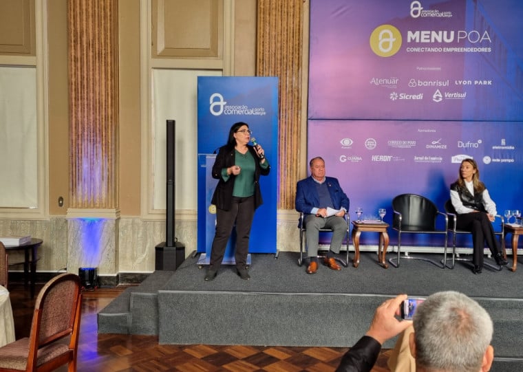 Angelita Garcia, Luis Schilling, Carla Wedy e Marcelo Matias participaram do debate no Palácio do Comércio 