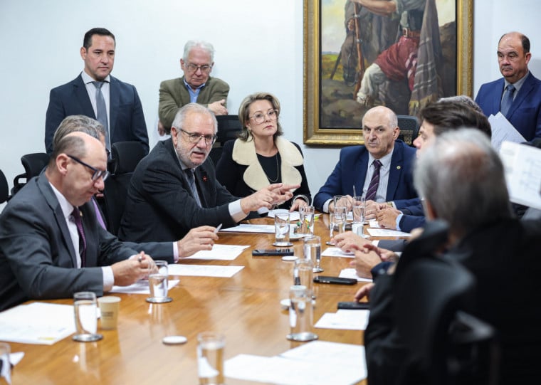 Líderes de bancadas concordaram com proposta do deputado Miguel Rossetto (PT) de adiantar apreciação do piso