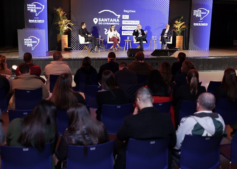 Lideranças políticas e empresariais da Fronteira Oeste, regiões Sul, Centro-Sul e Campanha participaram do evento
