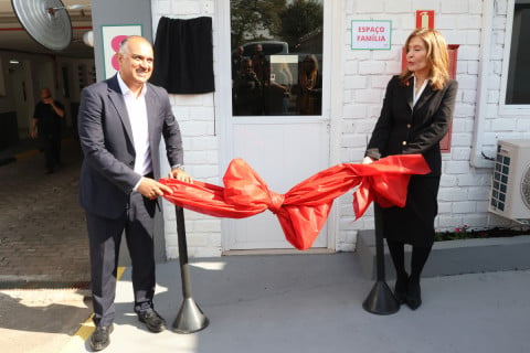 Kinder inaugura Espaço Família para mães em Porto Alegre