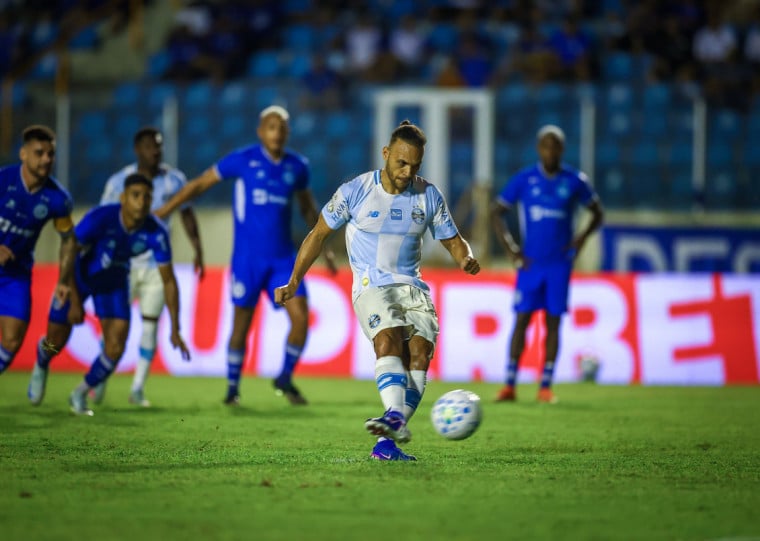 Braithwaite fez dois gols e Willian fechou o marcador