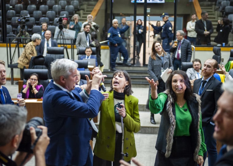 Sessão Ordinária - Movimentação de plenário. Vereadores discutem e votam emendas à LUOS (Lei de Uso e Ocupação do Solo). (Foto: Lucas Orso/CMPA - Uso público, resguardado o crédito obrigatório)