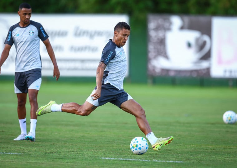 Sem Pavón, suspenso, Marcos Rocha pode voltar a equipe