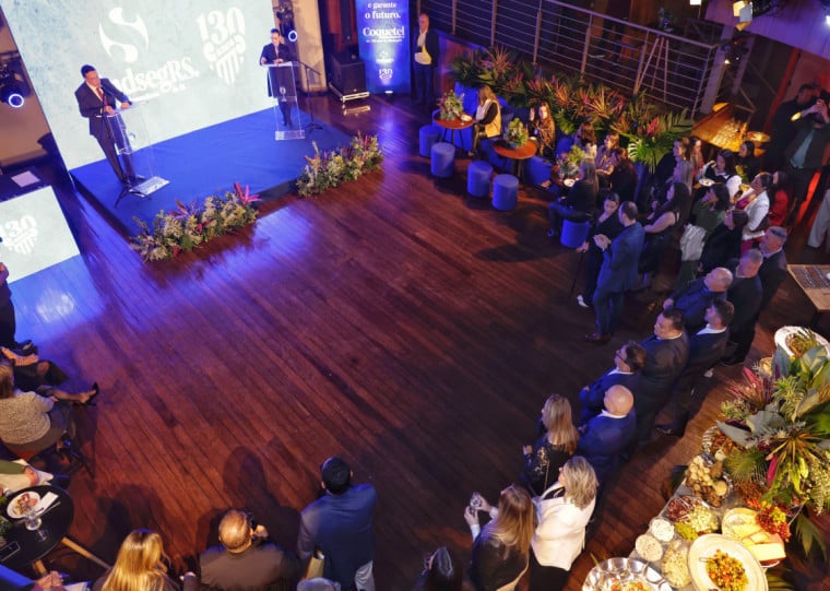 Sindicato das Seguradoras do Rio Grande do Sul (SindsegRS) celebrou seus 130 anos de história em coquetel realizado na noite desta sexta-feira (15), no Food Hall Country do shopping Bourbon Country, em Porto Alegre.
