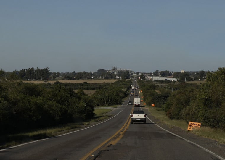 Em trecho entre São Gabriel e Uruguaiana, pista é simples com falhas