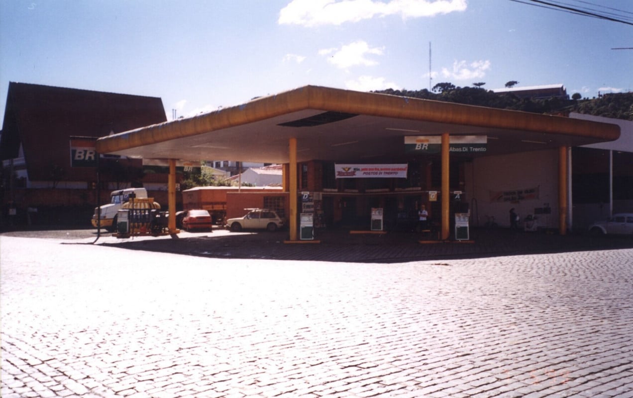 O primeiro posto de combust&iacute;veis dos irm&atilde;os Argenta foi alugado em 1993 em Flores da Cunha | Acervo Argenta/Divulga&ccedil;&atilde;o/JC