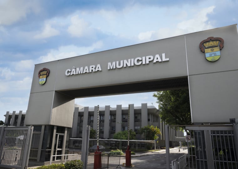 Trabalhos devem ser normalizados na terça-feira