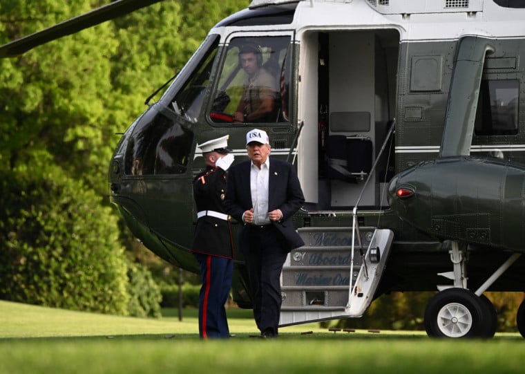 Trump voltou da China e passou o fim de semana reunido com a equipe de seguran&ccedil;a nacional em seu clube de golfe na Virg&iacute;nia