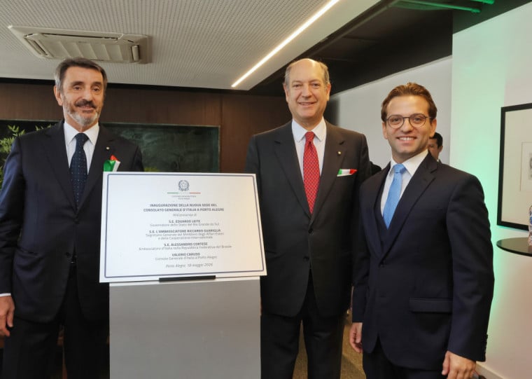 Embaixador da Itália no Brasil, Alessandro Cortese, secretário-geral do Ministério das Relações Exteriores da Itália, Riccardo Guariglia, e o cônsul-geral da Itália em Porto Alegre, Valerio Caruso