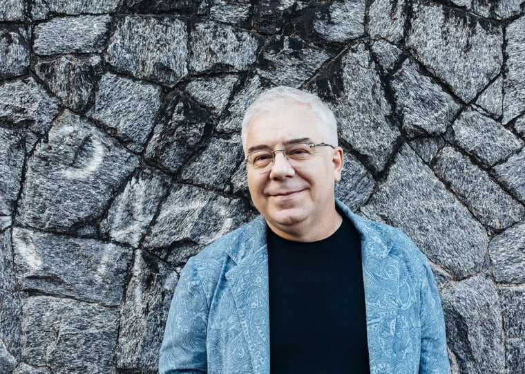 Cantor e compositor estará no palco do Grezz nesta quinta-feira (21)