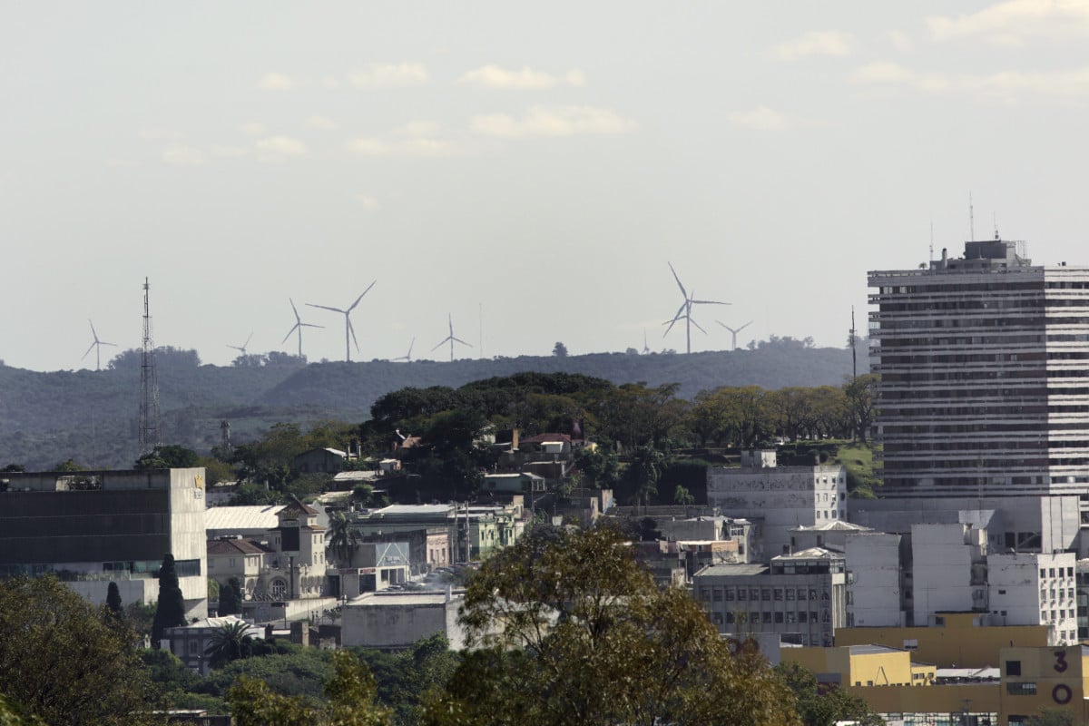 Al&eacute;m de novos free shops do lado brasileiro, usinas e&oacute;licas s&atilde;o novidade na economia local e na paisagem de Santana do Livramento | T&Acirc;NIA MEINERZ/JC