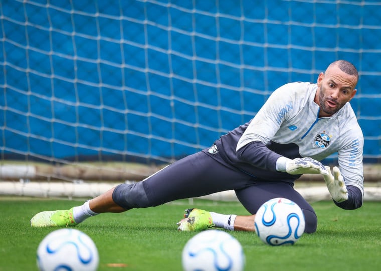Convocado para o Mundial, Weverton agradeceu ao Tricolor