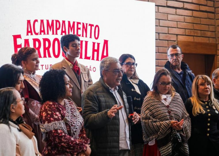 Na ocasião, Sebastião Melo comemorou o lançamento que marca os 44 anos de evento