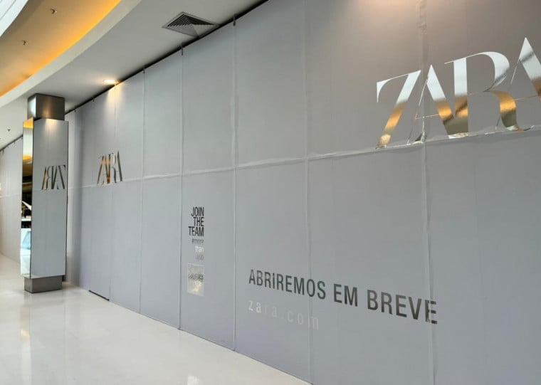 &Aacute;rea da futura loja da Zara foi adesivada, atraindo mais aten&ccedil;&atilde;o para a volta da marca do mix 
