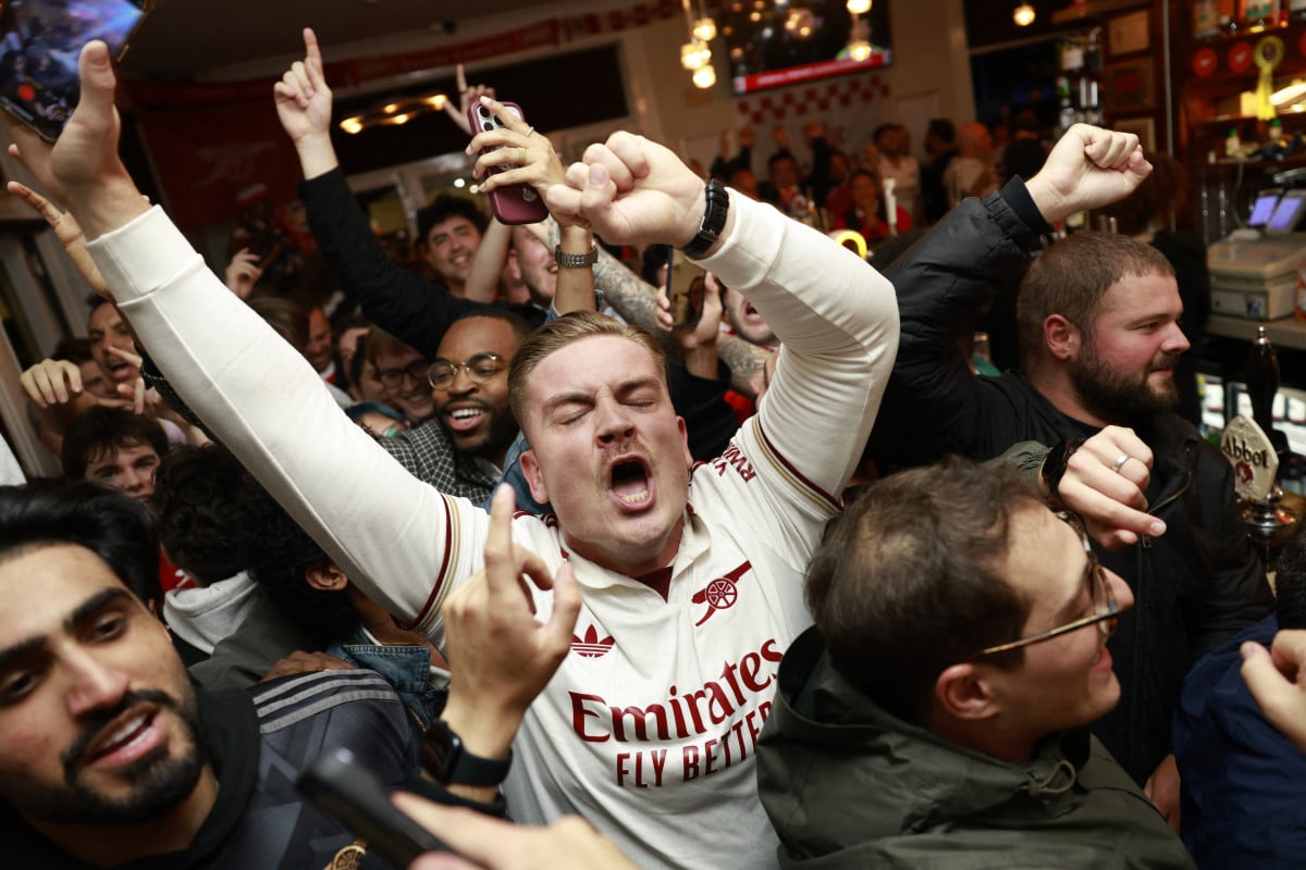 Arsenal encerra espera de 22 anos e é campeão inglês após empate do City com o Bournemouth