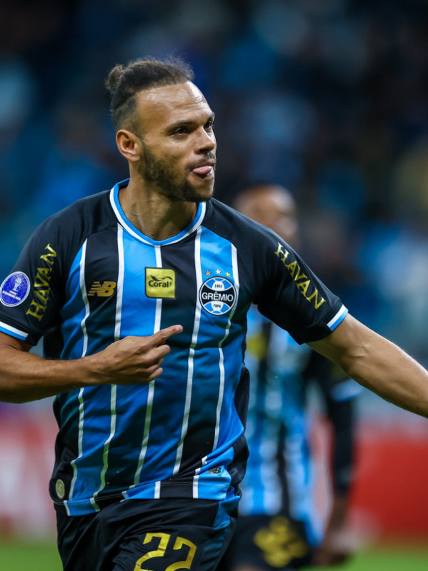 Grêmio vence o Palestino na Arena e assegura classificação na Sul-Americana