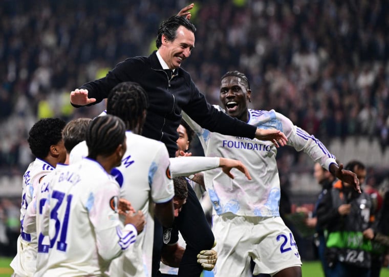 Técnico espanhol Unai Emery chegou a quinta taça na competição
