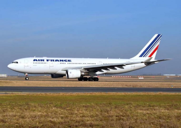 Aeronave que operava o voo AF447 entre Rio de Janeiro e Paris caiu durante a madrugada enquanto sobrevoava o oceano Atlântico