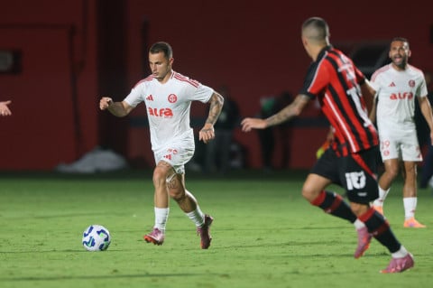 Vitória x Inter: onde assistir, escalações, horário e arbitragem